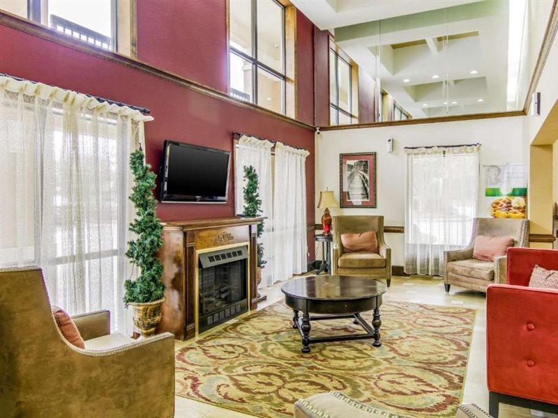 Quality Inn & Suites Atlanta Stone Mountain Exteriér fotografie