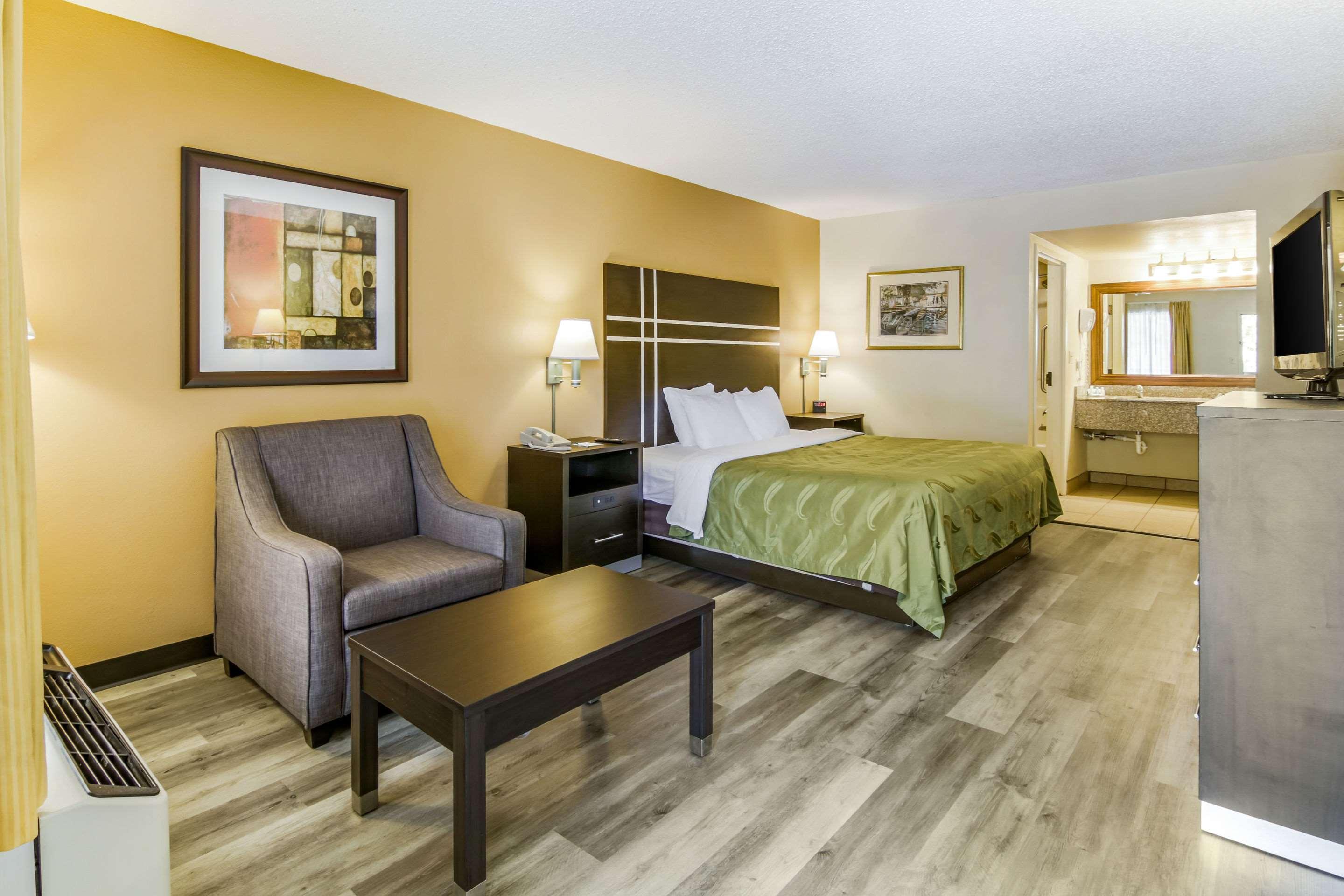 Quality Inn & Suites Atlanta Stone Mountain Exteriér fotografie